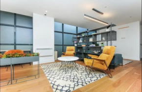 Beautiful Modern Central Croydon Apartment